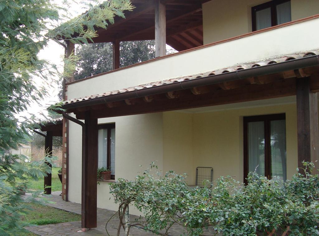 Вилла Casale Santo Stefano Принчипина-а-Маре Номер фото